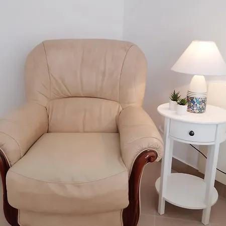 Apartment Punat شقة *