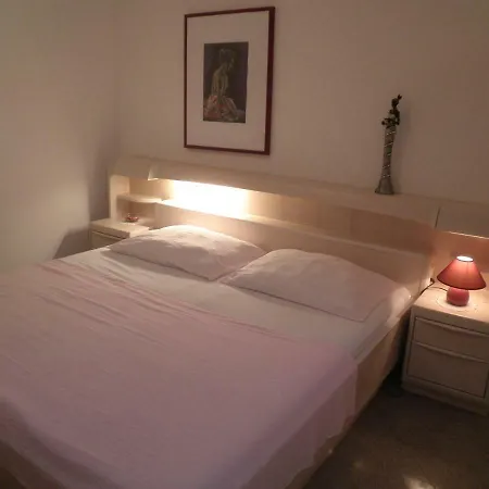 Apartment Punat アパート *