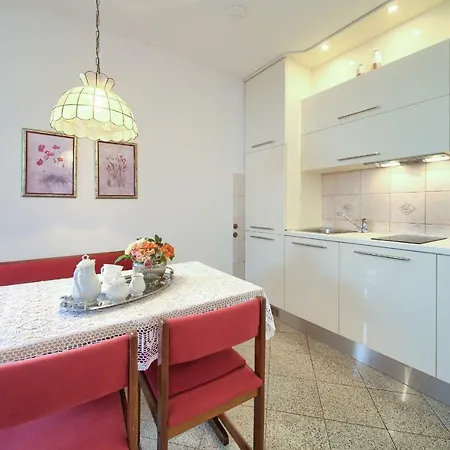 Apartment Punat アパート *