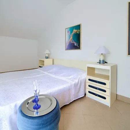 Apartment Punat アパート プナト